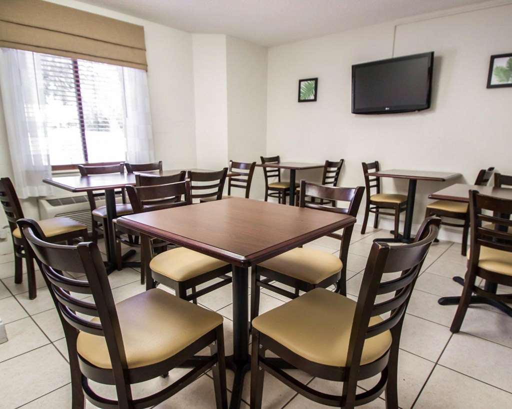 Sleep Inn Sarasota North Restaurant photo